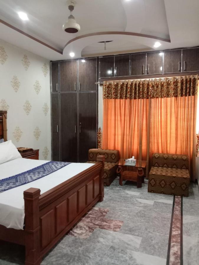 רוואלפינדי Lavish Residency Guest House Fasial Town מראה חיצוני תמונה