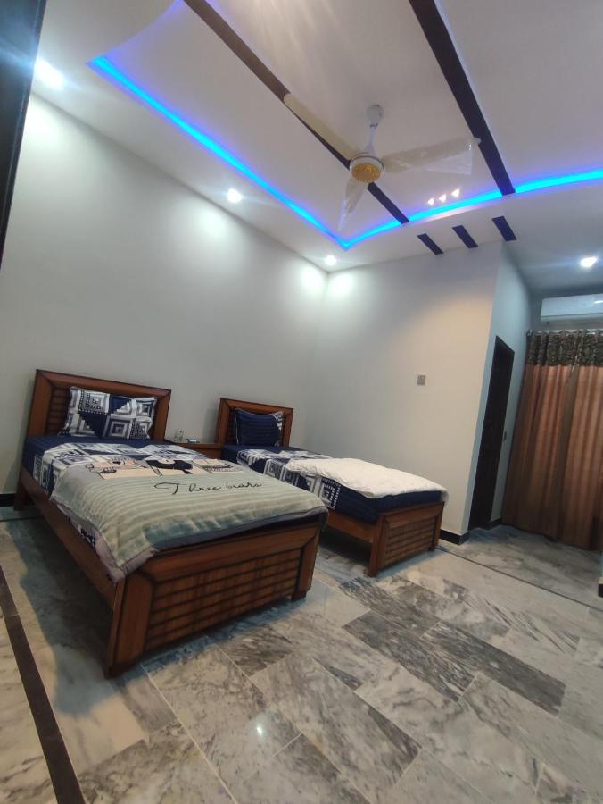 רוואלפינדי Lavish Residency Guest House Fasial Town מראה חיצוני תמונה